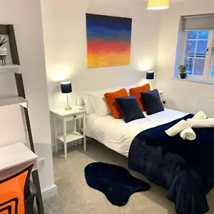 Bright & Cosy One Bedroom - 2 Beds - Perfect Base In Apartment Bishop's Stortford